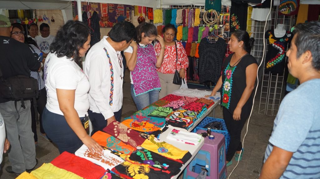 Con encuesta evaluará Ayuntamiento resultados de feria de mezcal y artesanal 2017