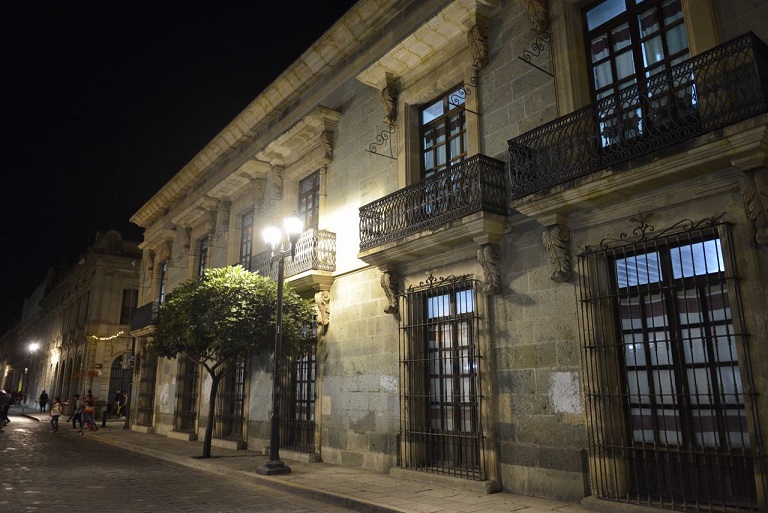 Continúa programa de Rehabilitación y Suministro de Luminarias en el Centro Histórico