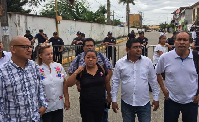 Con movilización de por medio firmó Sección 22 amparo contra ley de seguridad