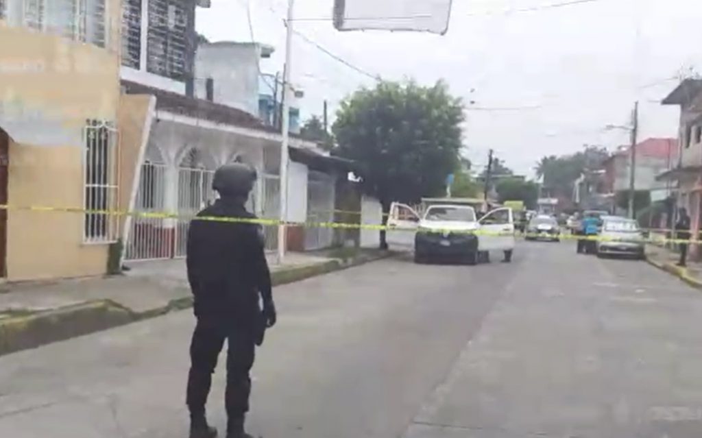 Ataque armado en centro de Tuxtepec, deja un ejecutado y un herido grave