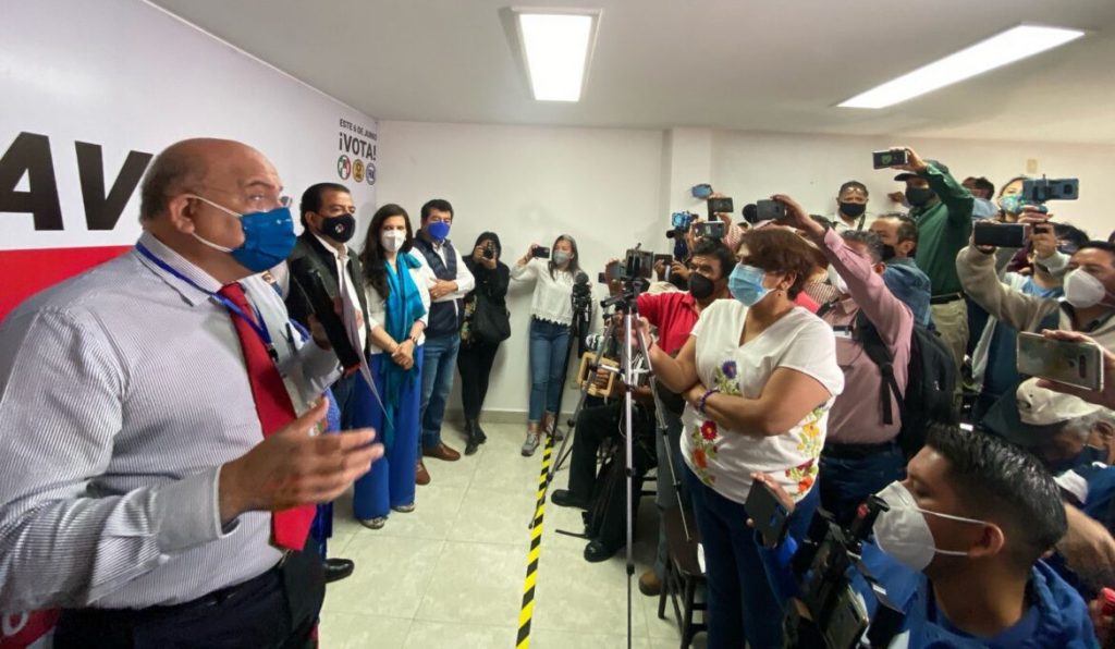 Javier Villacaña, de “Va por Oaxaca”, firmará 70 compromisos por la capital