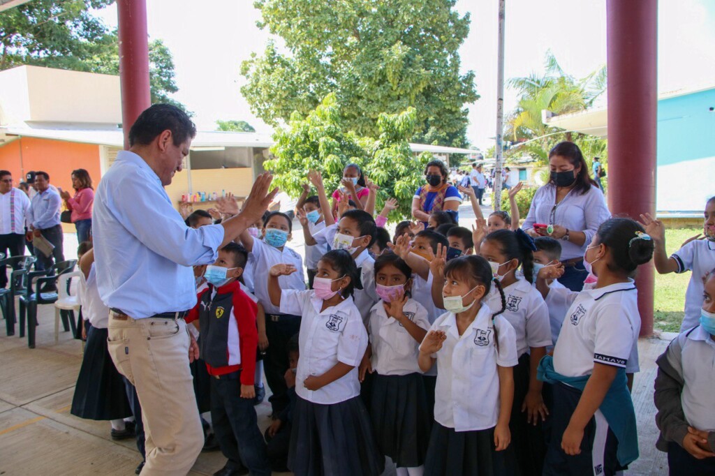 Olimpiada del Conocimiento fortalece infraestructura educativa