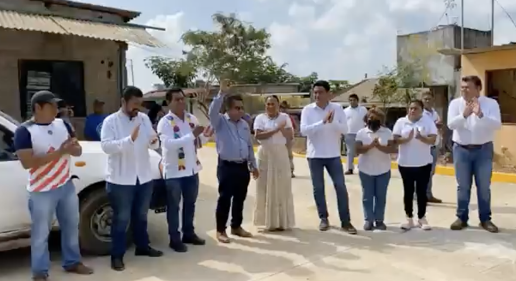 Inaugura Gobierno de Tuxtepec pavimento hidráulico en Colonia 2 de Abril