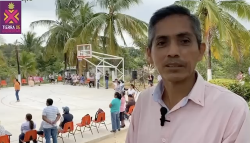 Concluye Gobierno de Tuxtepec cancha deportiva en Telesecundaria de San Isidro Las Piñas