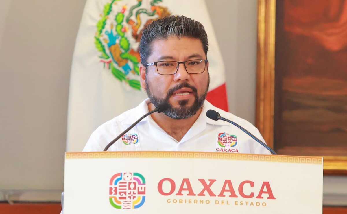 Consejero de Jara cuestiona a periodista desde conferencia oficial; Zavala recurre a la DDHPO