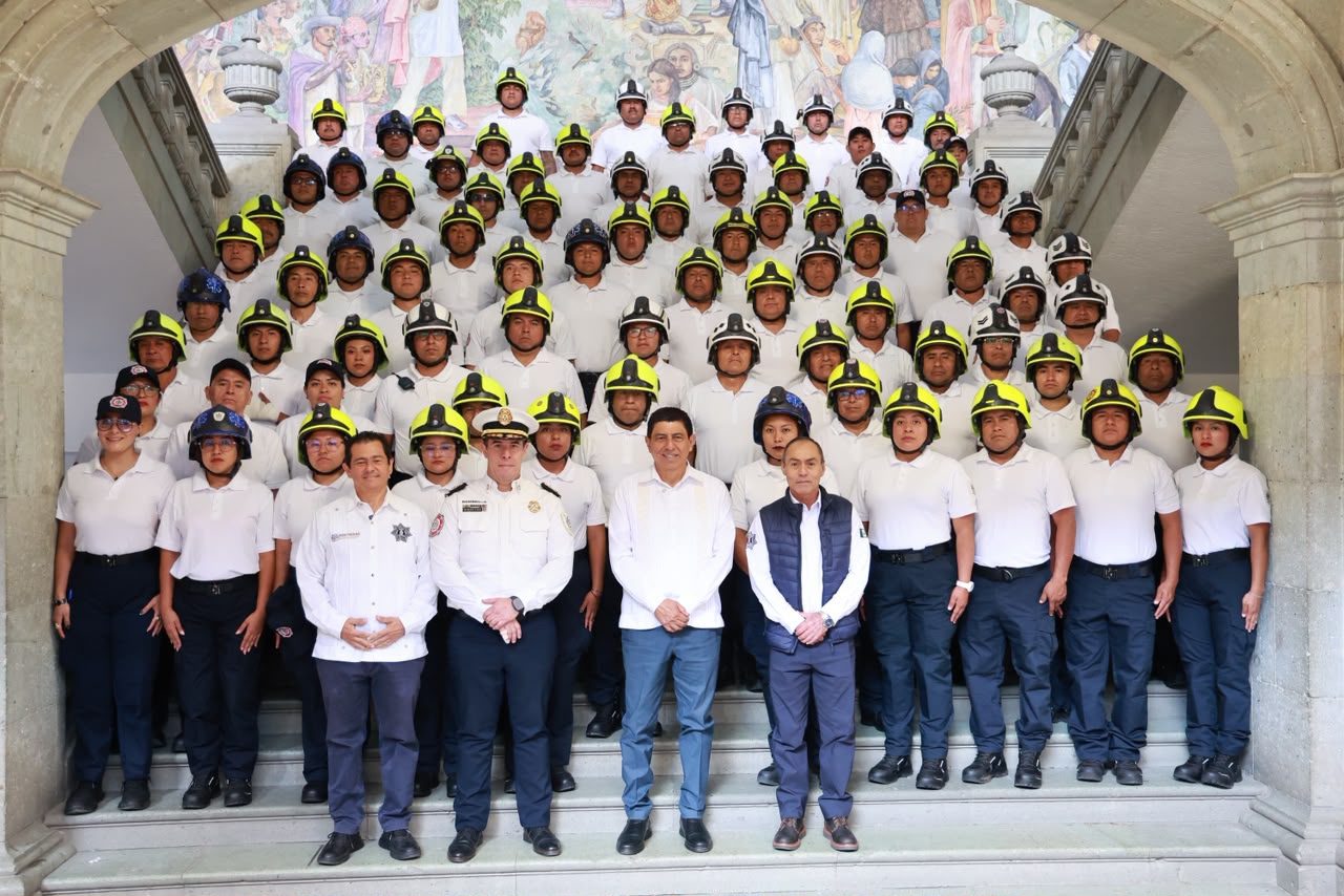 Lalo Ximénez reconoce junto a gobernador a quienes arriesgan la vida por Oaxaca