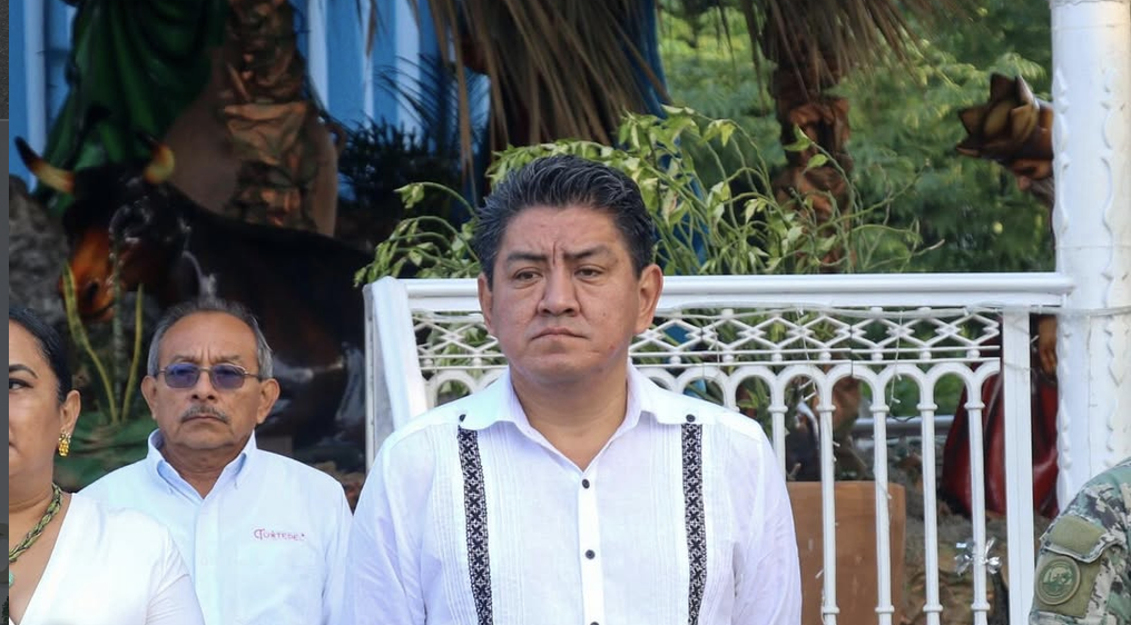 Detienen a Irineo Molina por contratos y pagos ilegales de 23 mdp